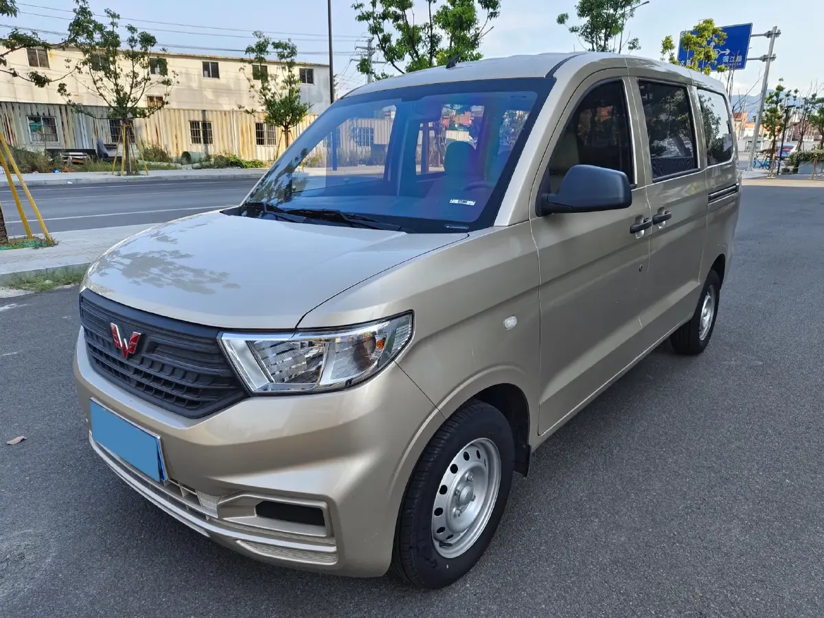 2022 WuLing HongGuang V 1.5L 99HP L4 6MT