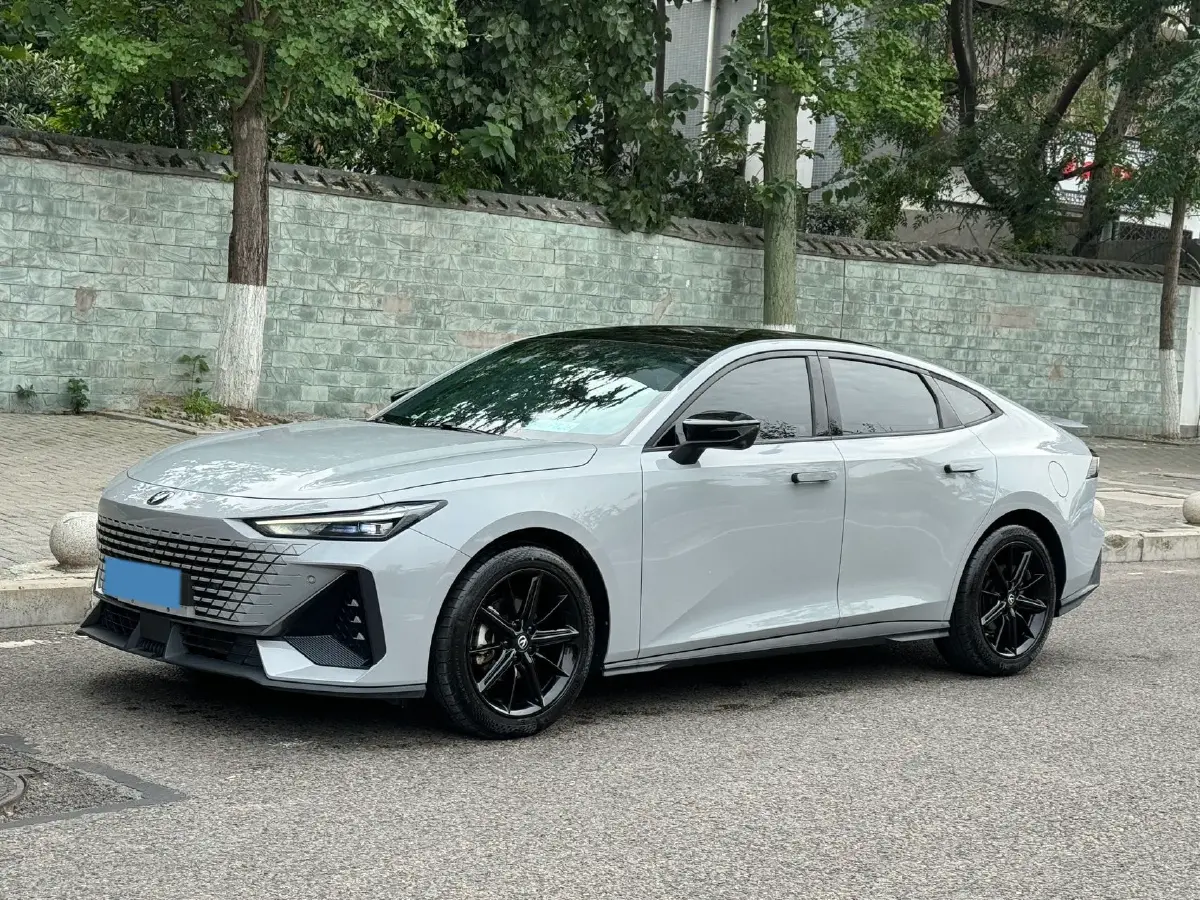 2022 ChangAn UNI-V 1.5T 188HP L4 7DCT