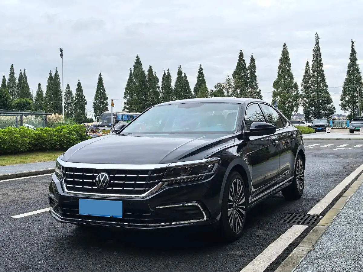 2021 Volkswagen Passat 2.0T 186HP L4 7DCT