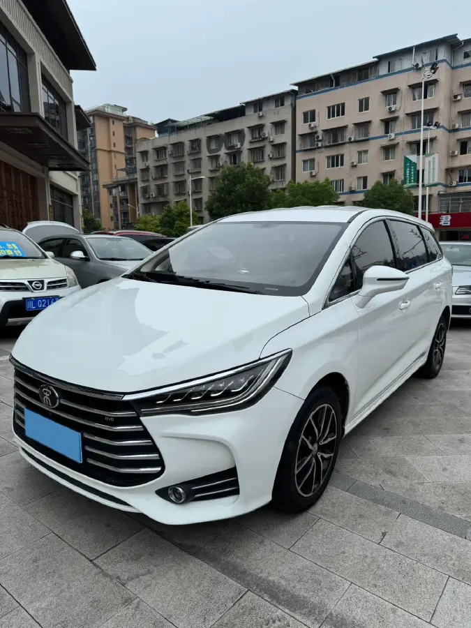 2017 BYD Song MAX 1.5T 154HP L4 6MT
