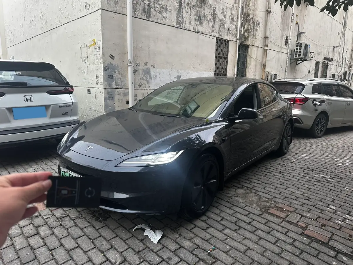 2023 Tesla Model 3 BEV 60KWH