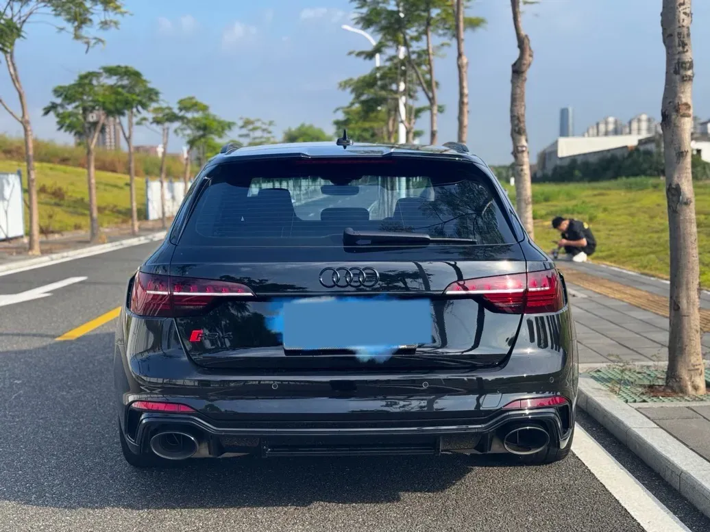 2021 Audi RS 4 2.9T 450HP V6 8AT,autocango,china used car exporter,china ev exporter,chinese used car exporter,chinese used ev exporter