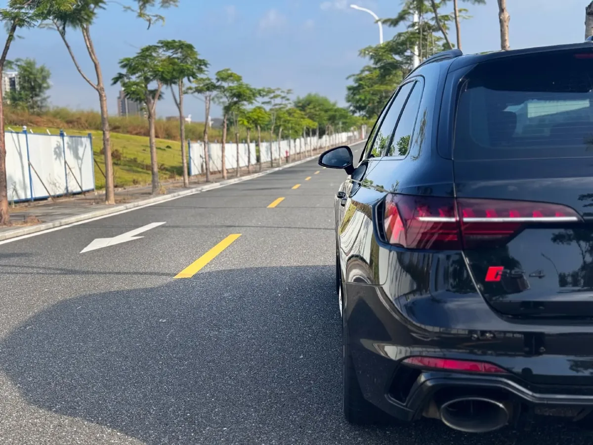2021 Audi RS 4 2.9T 450HP V6 8AT,autocango,china used car exporter,china ev exporter,chinese used car exporter,chinese used ev exporter