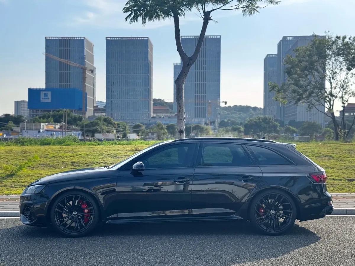 2021 Audi RS 4 2.9T 450HP V6 8AT,autocango,china used car exporter,china ev exporter,chinese used car exporter,chinese used ev exporter