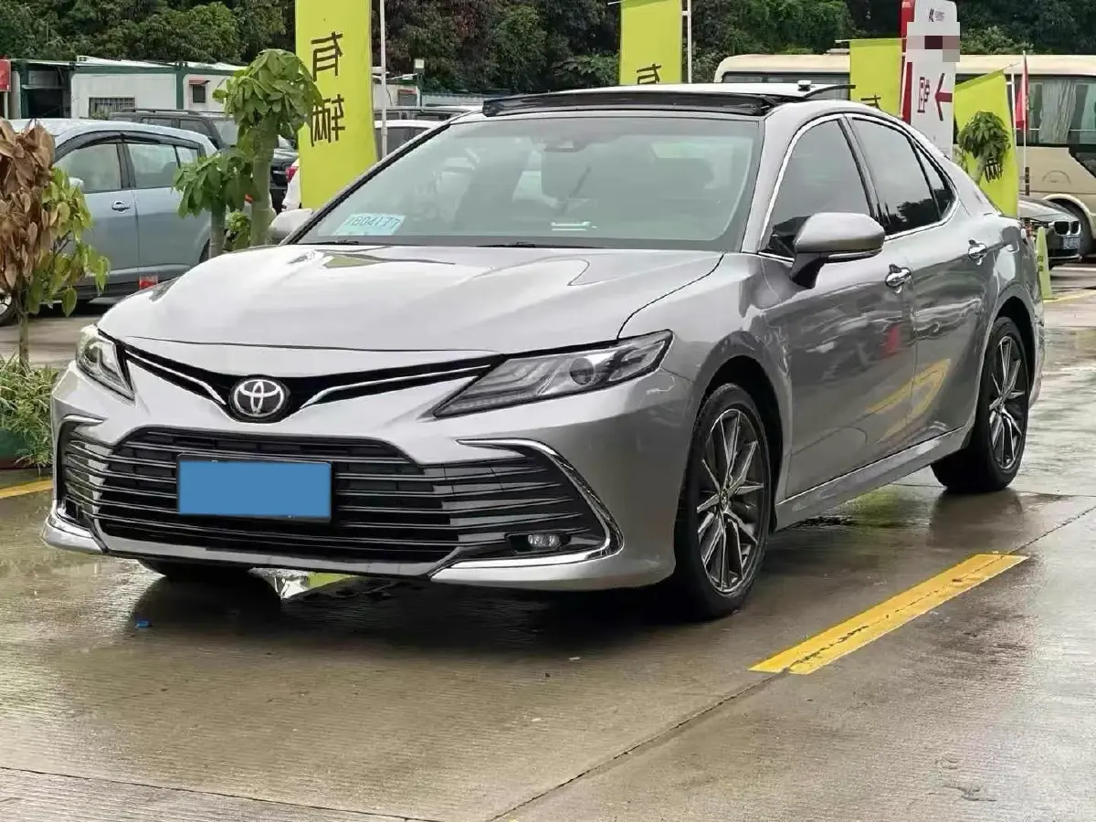 2021 Toyota Camry 2.5L 209HP L4 8AT