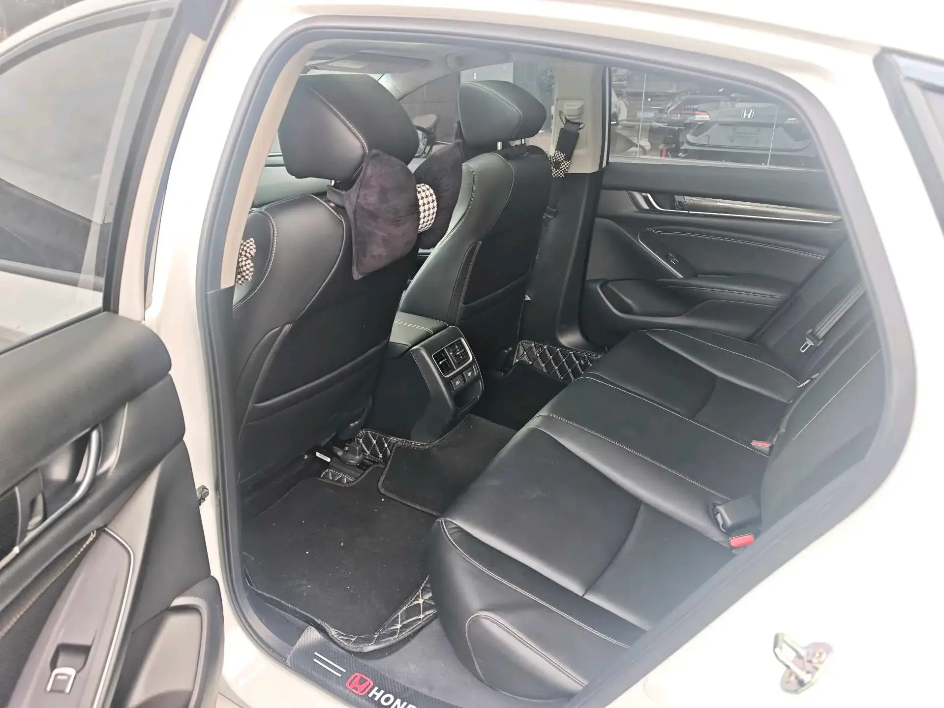 2022 HONDA ACCORD thumbnail 4