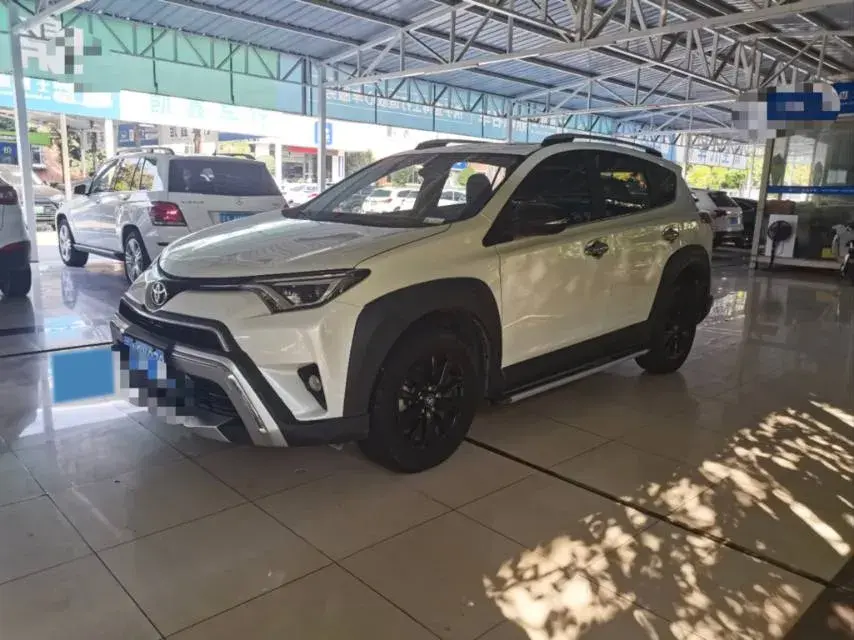2018 Toyota RAV4 2.0L 151HP L4 CVT