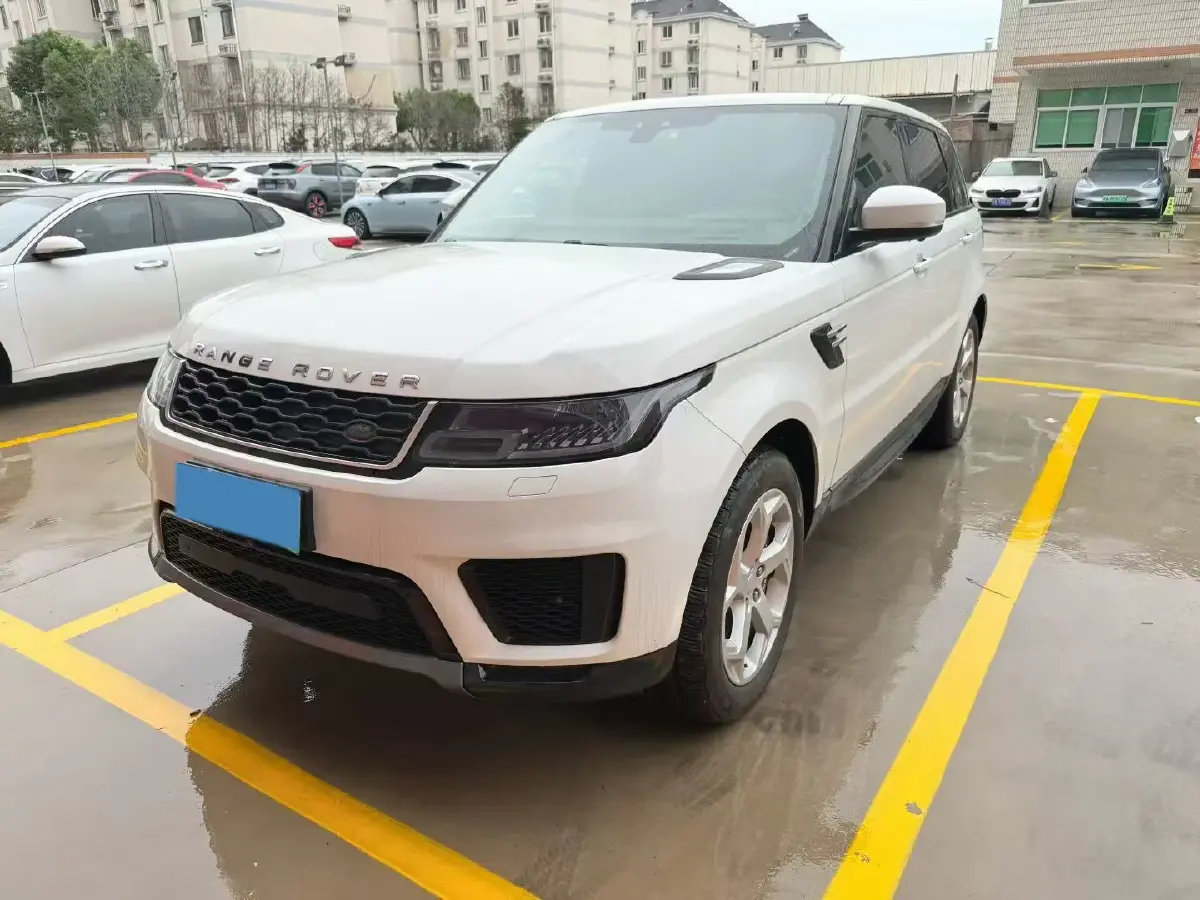 2018 Land Rover Range Rover Sport 2.0T 300HP L4 8AT PHEV 13.1KWH