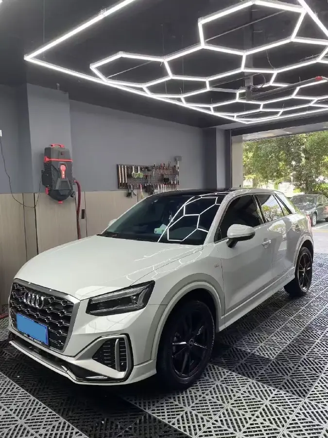 2022 Audi Q2L 1.4T 150HP L4 7DCT