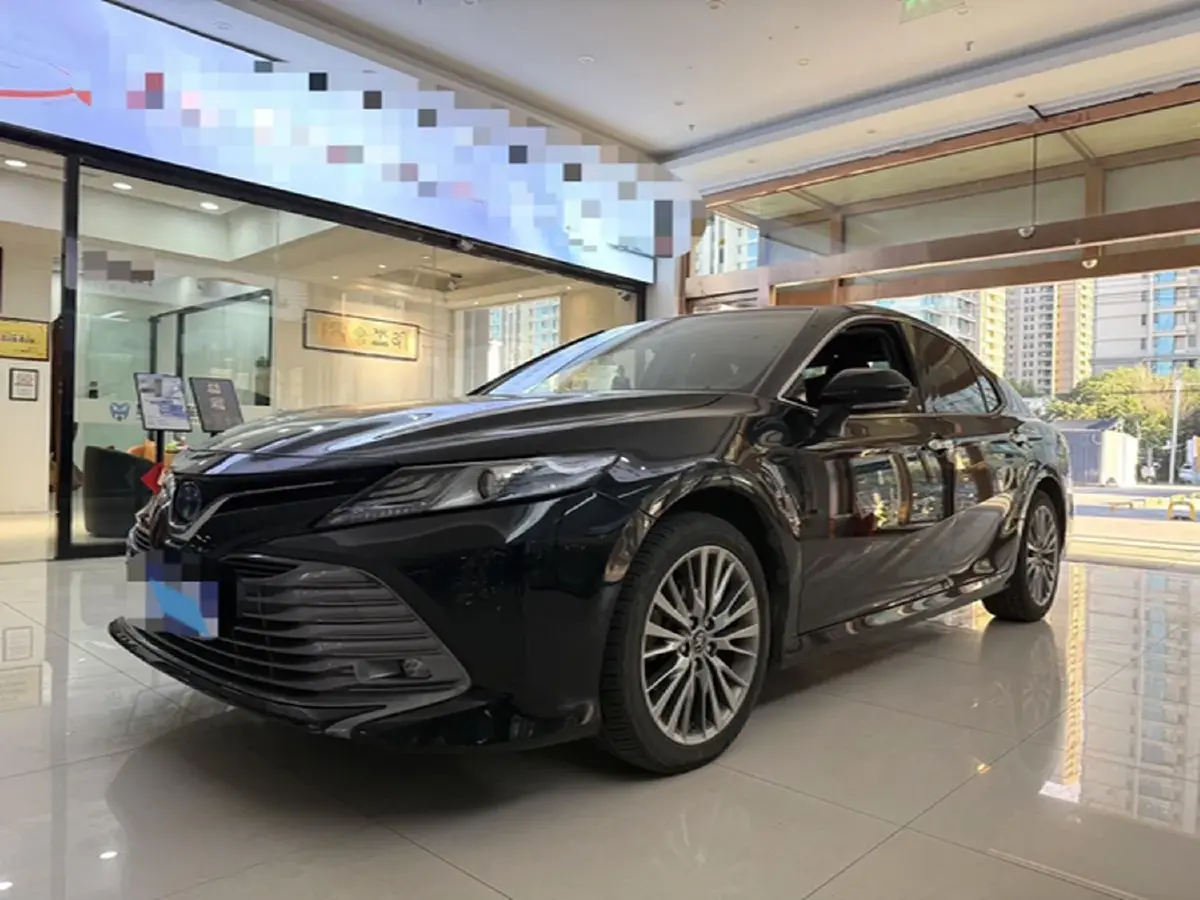 2019 Toyota Camry 2.5L 178HP L4 E-CVT Hybrid