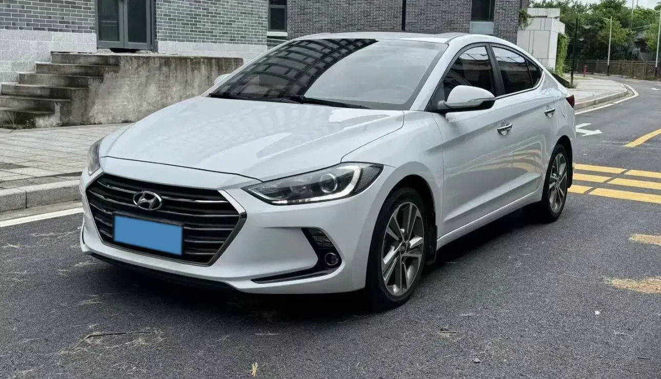 2016 Hyundai Elantra 1.6L 130HP L4 6AT