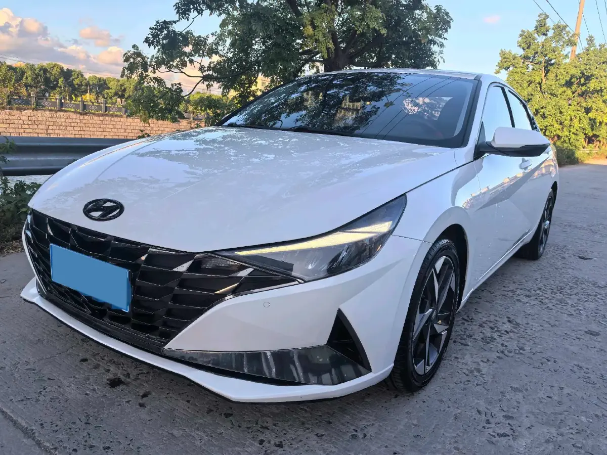 2021 Hyundai Elantra 1.5L 115HP L4 CVT