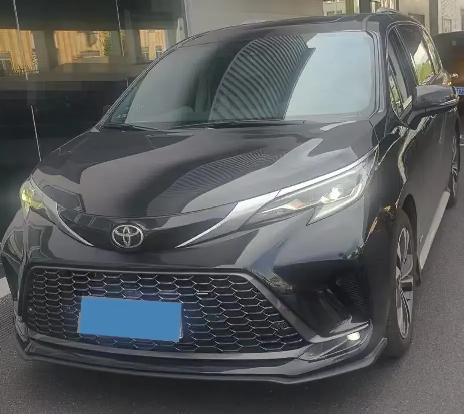 2024 Toyota Granvia 2.5L 189HP L4 E-CVT Hybrid