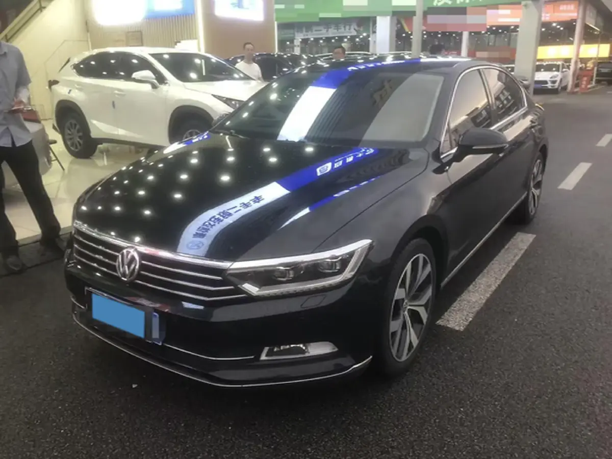 2019 Volkswagen Magotan 2.0T 220HP L4 7DCT