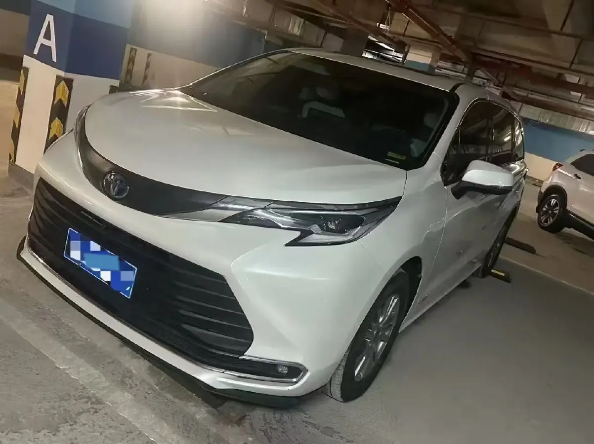 2021 Toyota Sienna 2.5L 192HP L4 E-CVT Hybrid
