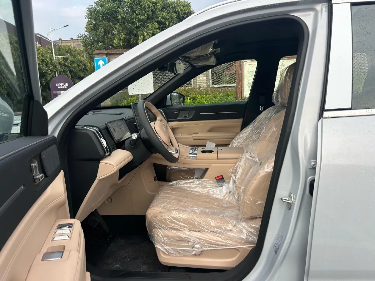 2025 Jetour ShanHai L7 PLUS 1.5T 156HP L4 1DHT PHEV,autocango,china used car exporter,china ev exporter,chinese used car exporter,chinese used ev exporter