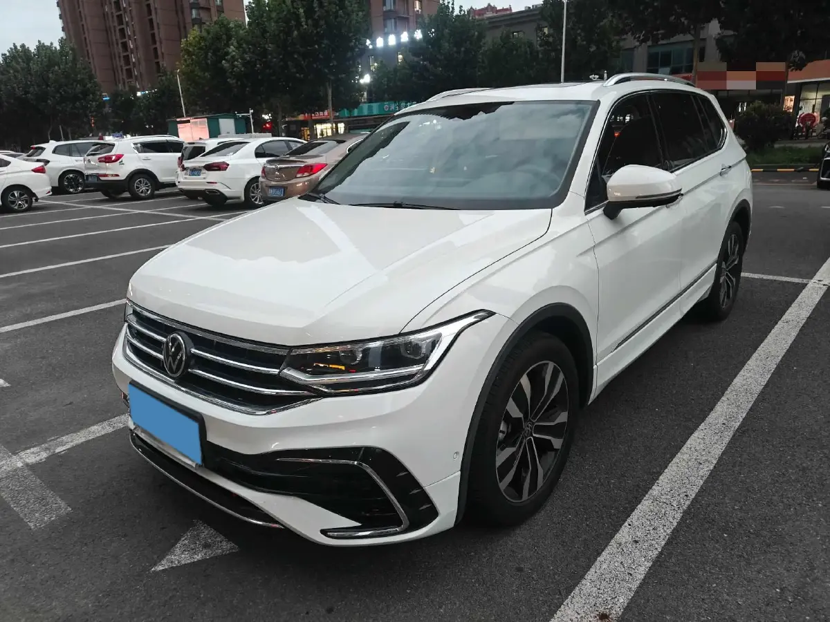 2024 Volkswagen Tiguan L 2.0T 186HP L4 7DCT