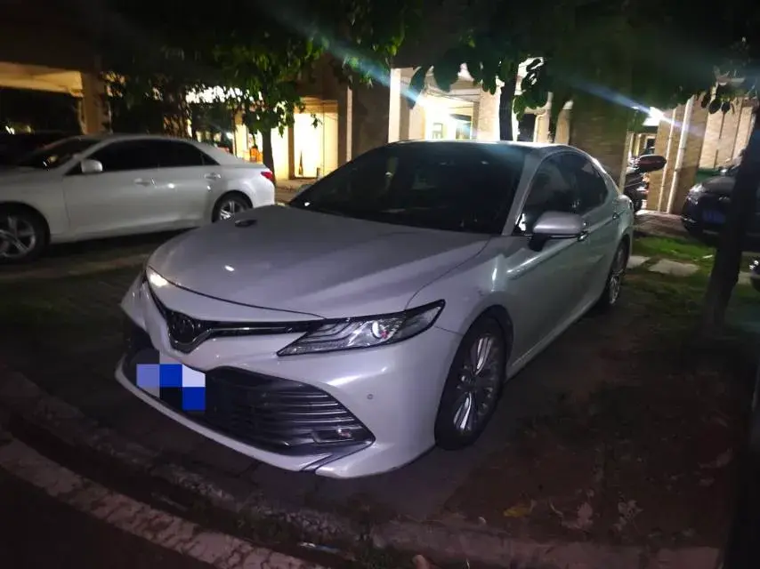 2018 Toyota Camry 2.5L 209HP L4 8AT