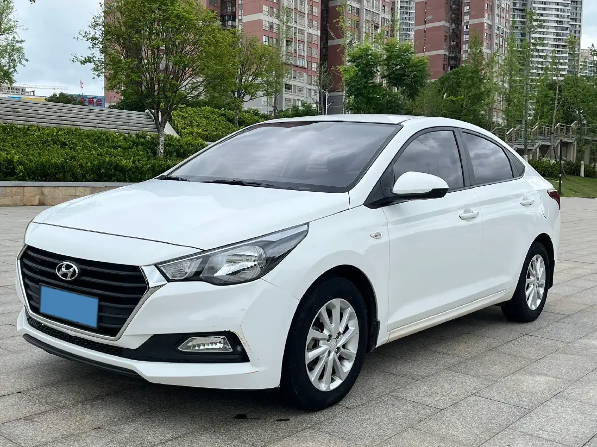 2016 Hyundai Verna 1.4L 100HP L4 6AT