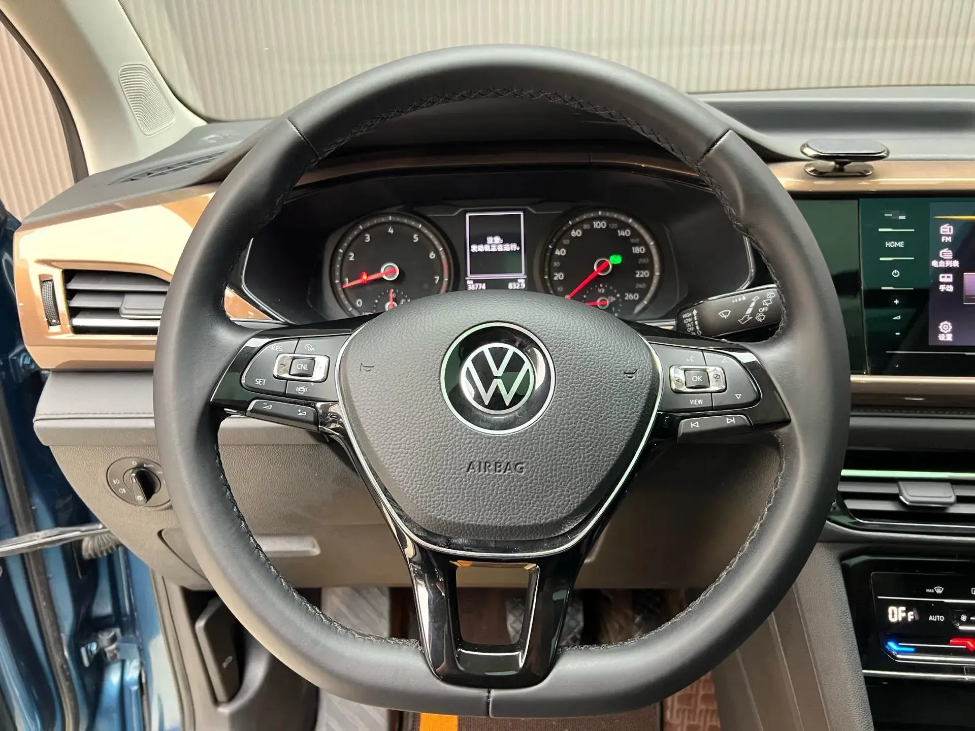 2021 VOLKSWAGEN THARU thumbnail 4