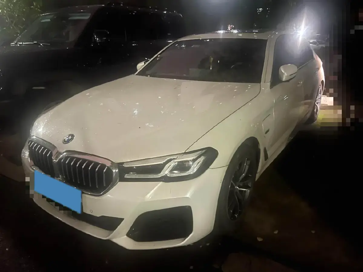 2022 BMW 5 Series 2.0T 184HP L4 8AT PHEV 17.7KWH