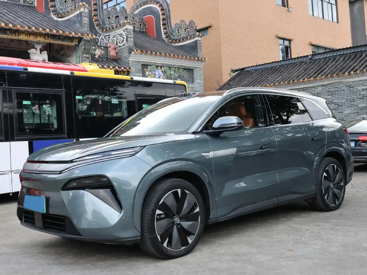 2025 BYD TangL BEV