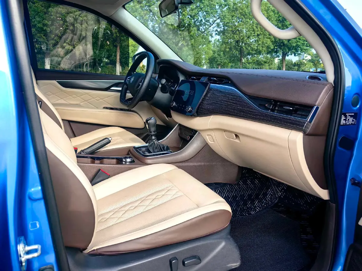 2022 Dongfeng RuiQi 7 2.3T 166HP L4 6MT,autocango,china used car exporter,china ev exporter,chinese used car exporter,chinese used ev exporter