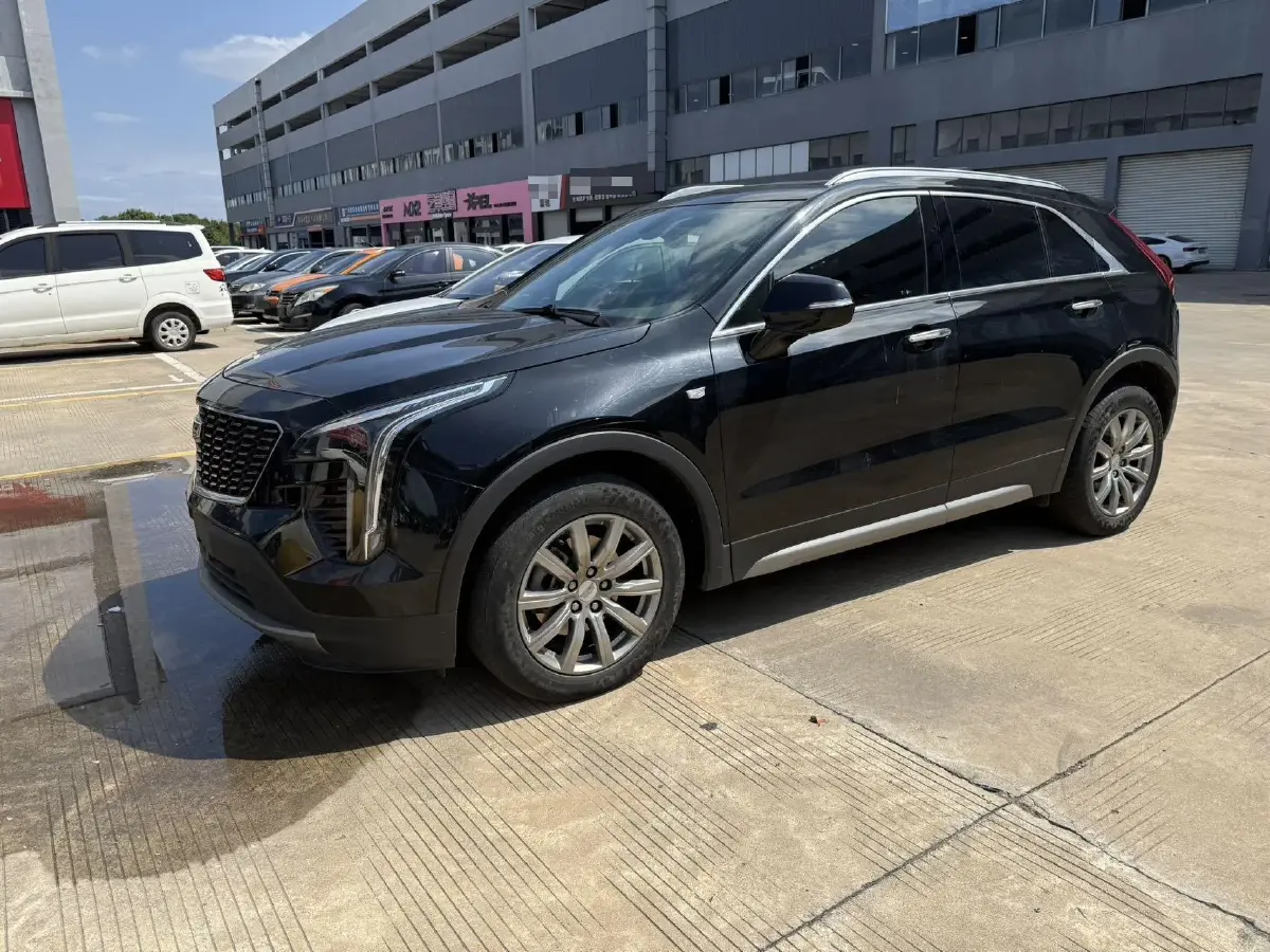 2020 Cadillac XT4 2.0T 241HP L4 9AT