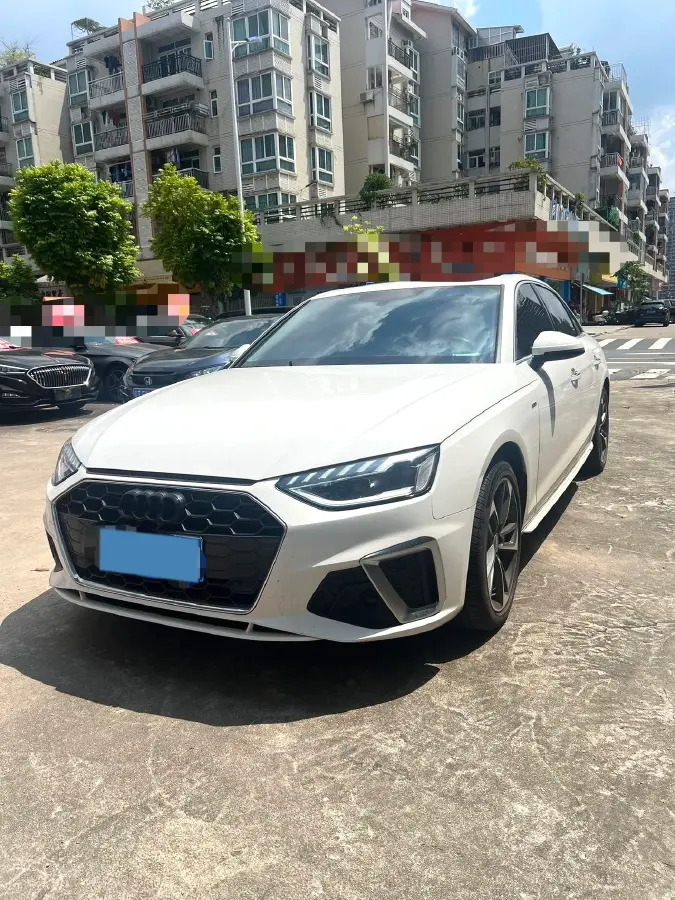 2022 Audi A4L 2.0T 190HP L4 7DCT