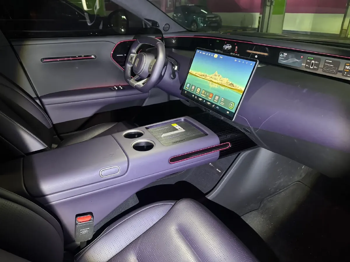 2024 Avatr 07 1.5T 156HP L4 REEV 39.05KWH,autocango,china used car exporter,china ev exporter,chinese used car exporter,chinese used ev exporter