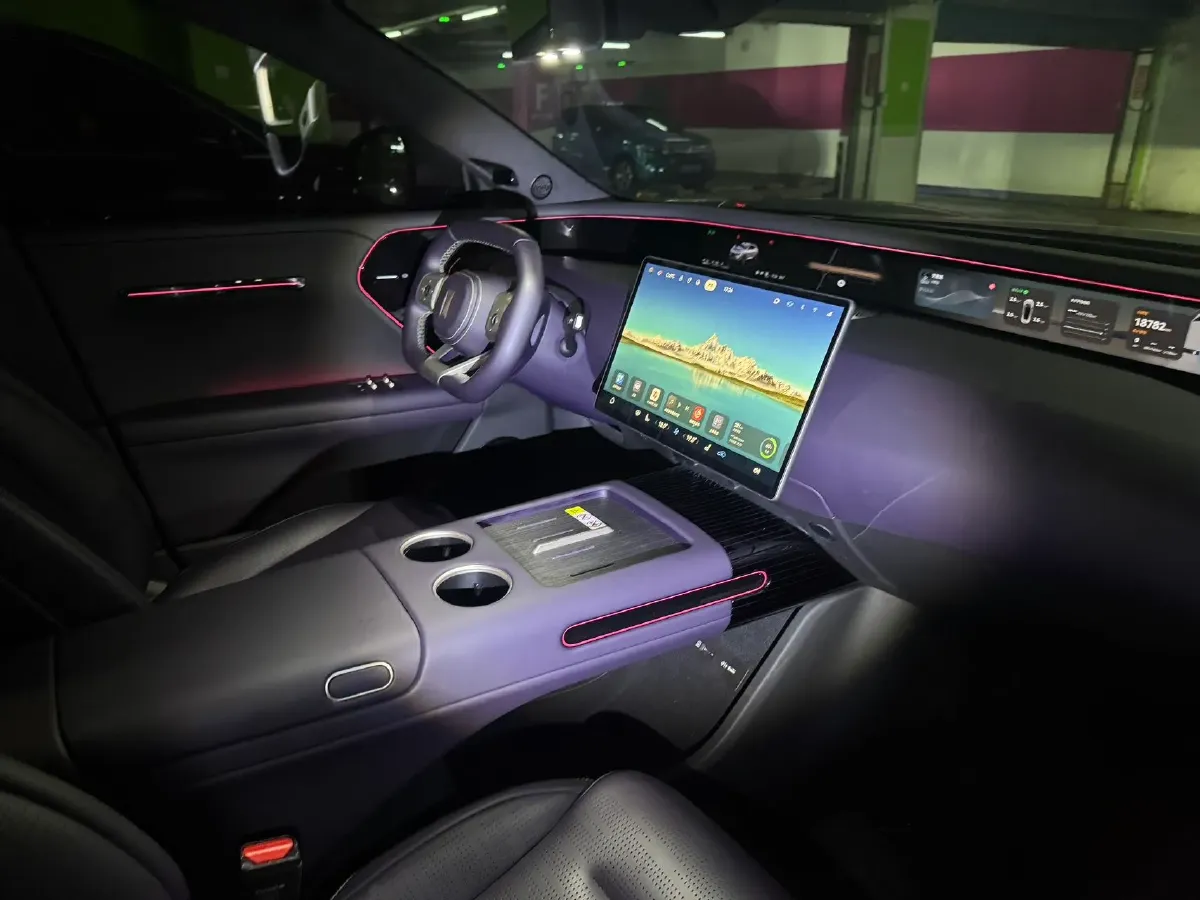 2024 Avatr 07 1.5T 156HP L4 REEV 39.05KWH,autocango,china used car exporter,china ev exporter,chinese used car exporter,chinese used ev exporter