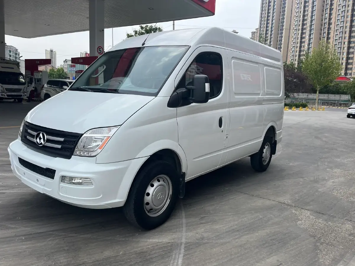 2021 MAXUS XinTu V80 2.0T 127HP L4 6MT