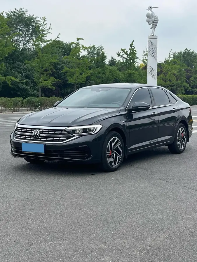 2023 Volkswagen Sagitar 1.5T 160HP L4 7DCT