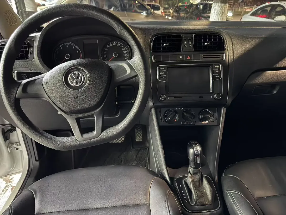 2016 Volkswagen Polo 1.4L 90HP L4 6AT,autocango,china used car exporter,china ev exporter,chinese used car exporter,chinese used ev exporter