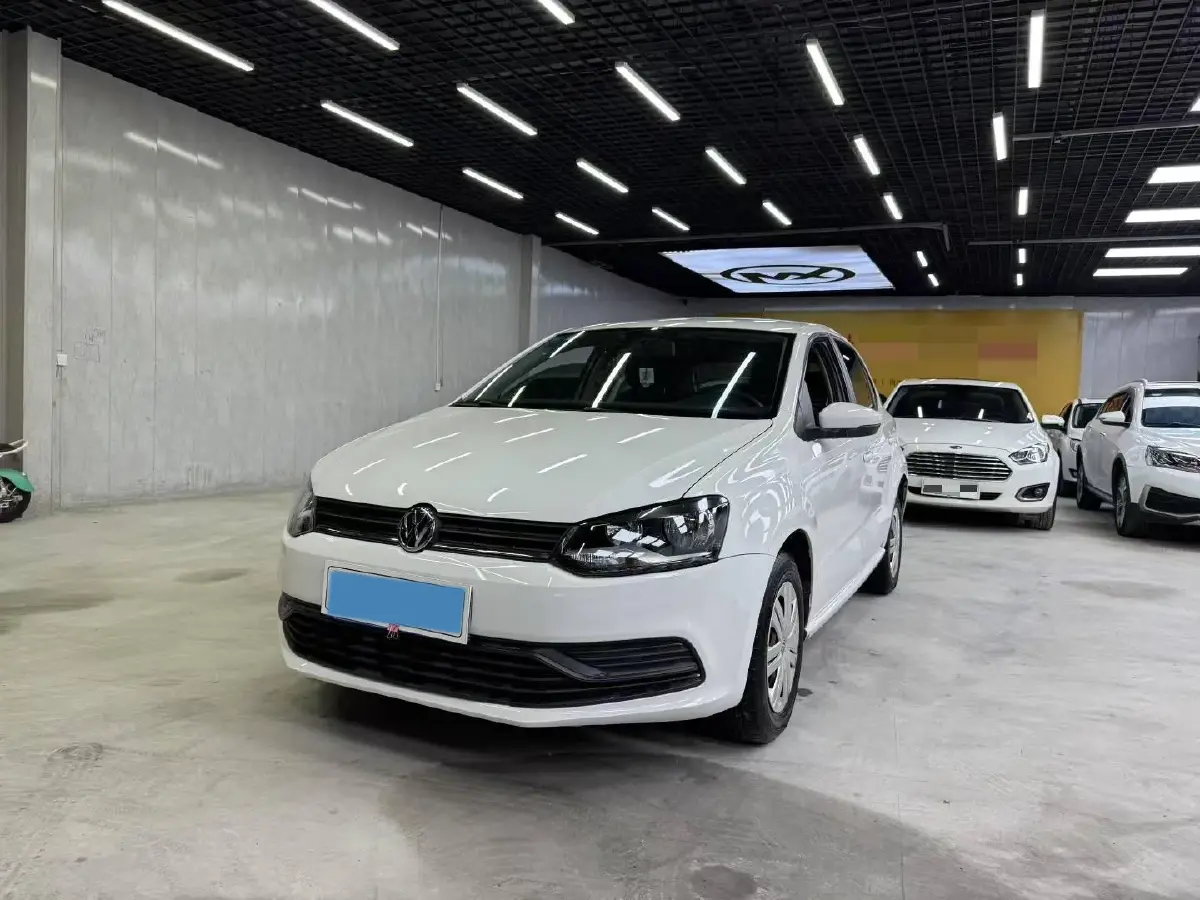 2016 Volkswagen Polo 1.4L 90HP L4 6AT