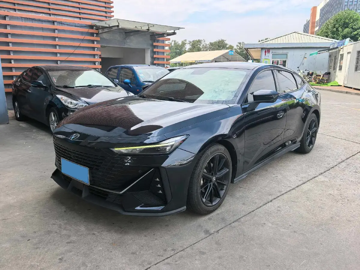 2022 ChangAn UNI-V 1.5T 188HP L4 7DCT