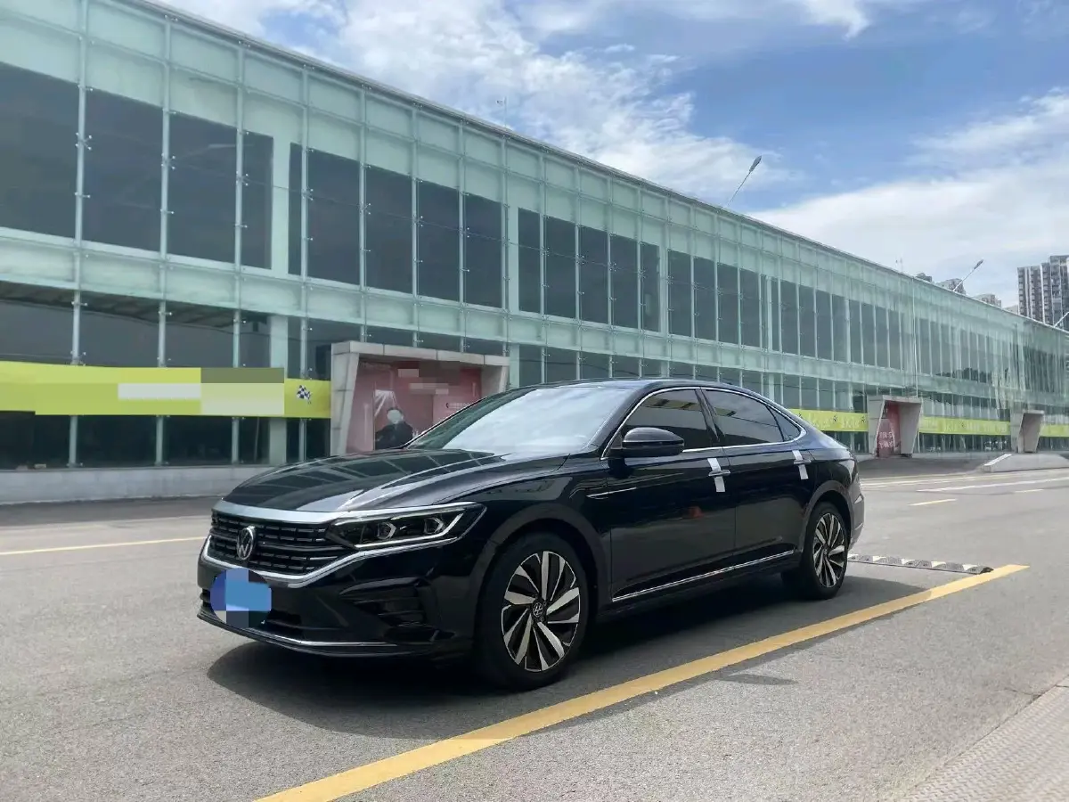 2022 Volkswagen Passat 2.0T 186HP L4 7DCT