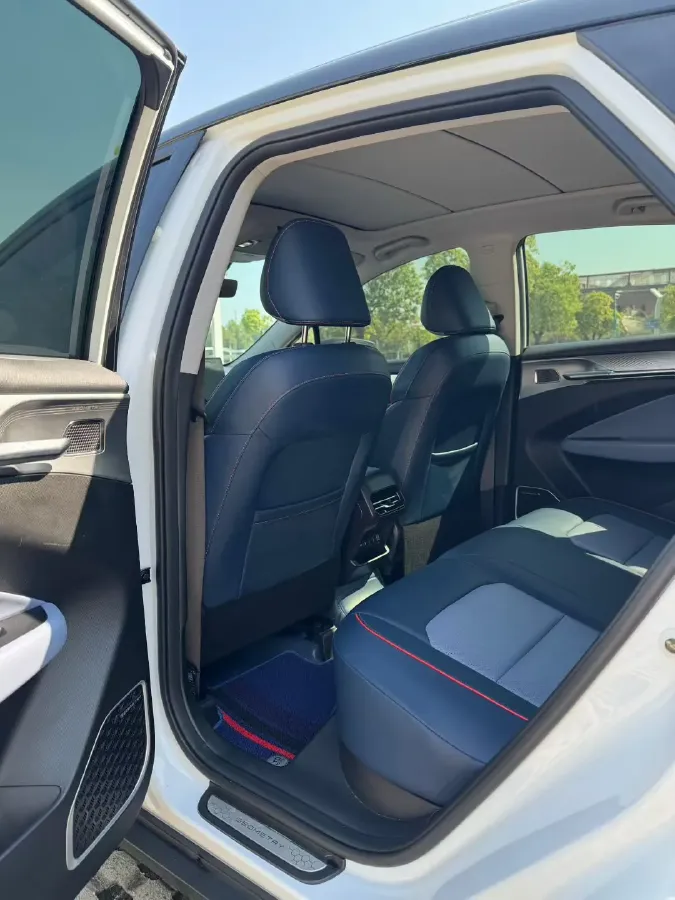 2022 Geometry M6 BEV 70KWH,autocango,china used car exporter,china ev exporter,chinese used car exporter,chinese used ev exporter