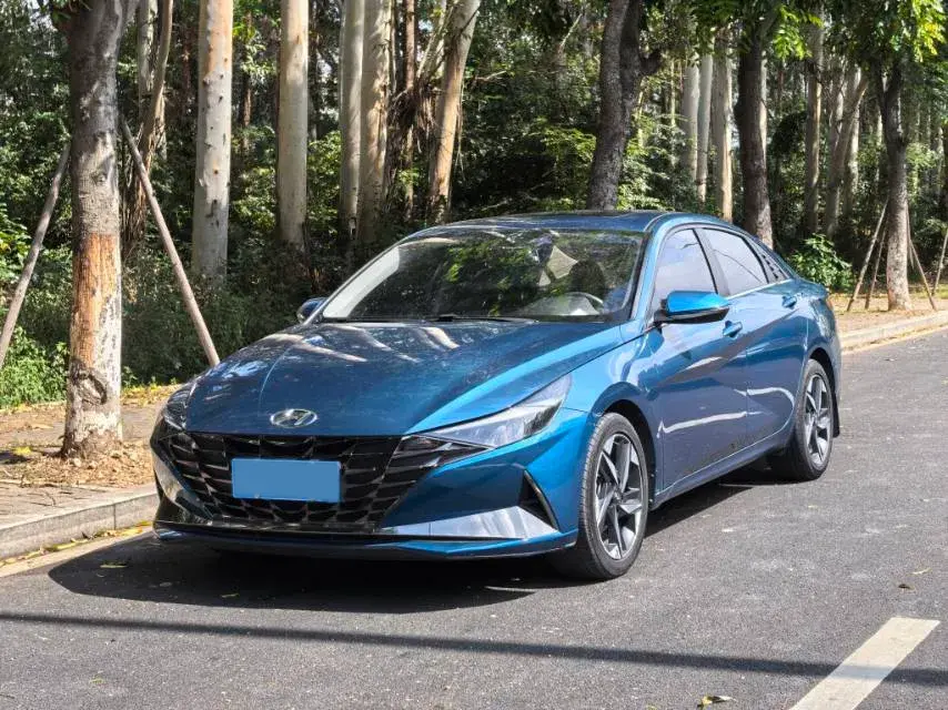 2022 Hyundai Elantra 1.5L 115HP L4 CVT