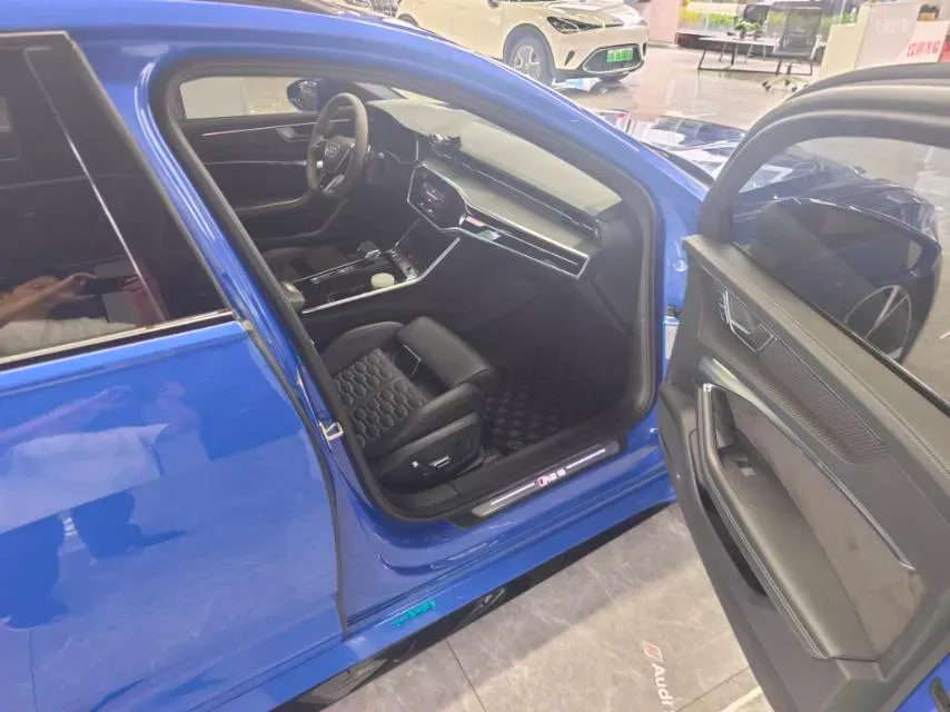 2021 Audi RS 6 4.0T 600HP V8 8AT,autocango,china used car exporter,china ev exporter,chinese used car exporter,chinese used ev exporter