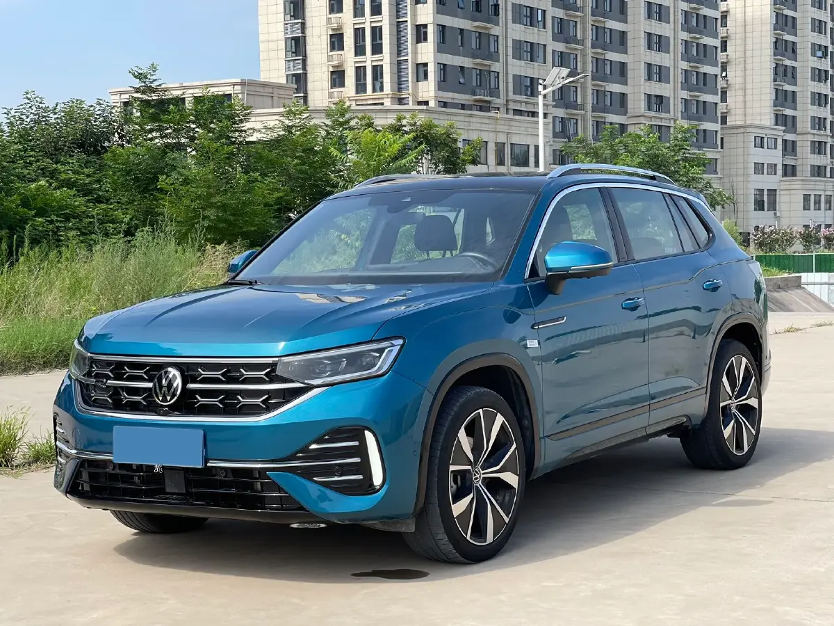 2023 Volkswagen Tayron 2.0T 220HP L4 7DCT