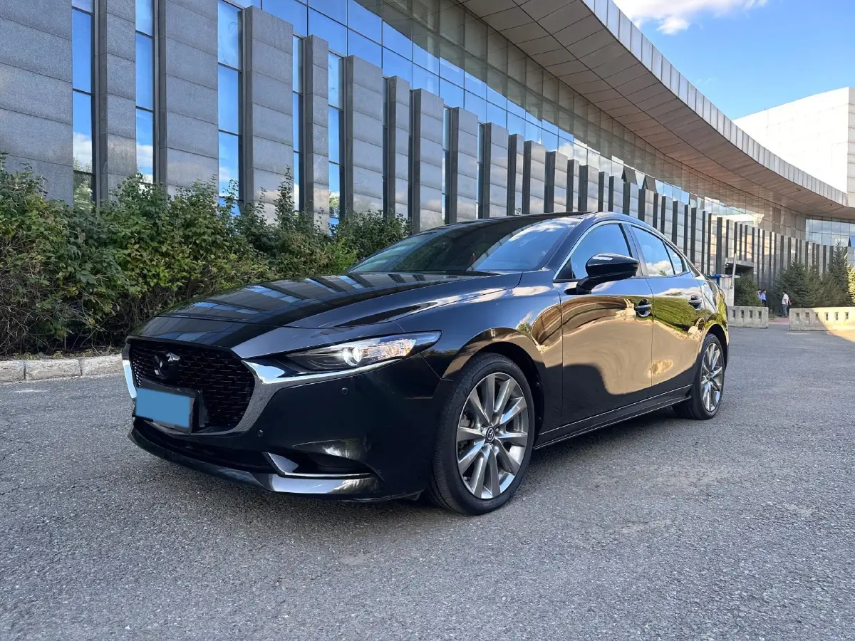 2021 Mazda 3 Axela 2.0L 158HP L4 6AT