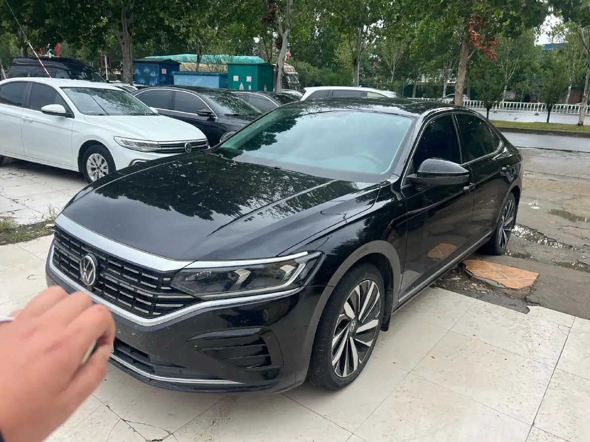 2022 Volkswagen Passat 2.0T 186HP L4 7DCT