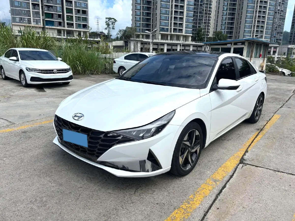 2022 Hyundai Elantra 1.5L 115HP L4 CVT