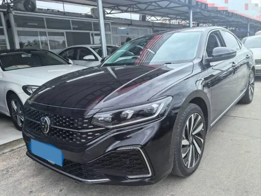 2022 Volkswagen Passat 2.0T 186HP L4 7DCT