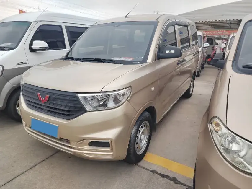 2021 WuLing HongGuang V 1.2L 76HP L4 5MT