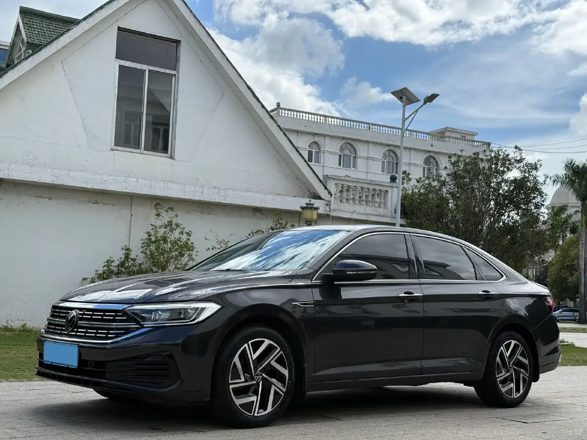 2023 Volkswagen Sagitar 1.4T 150HP L4 7DCT