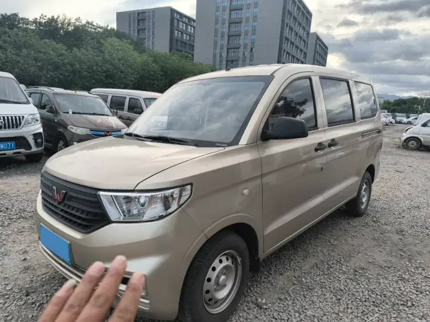 2022 WuLing HongGuang V 1.5L 99HP L4 6MT