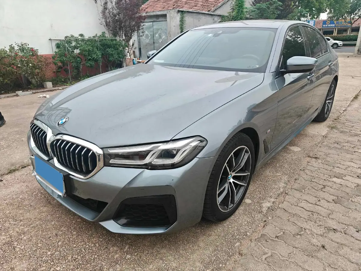 2022 BMW 5 Series 2.0T 184HP L4 8AT