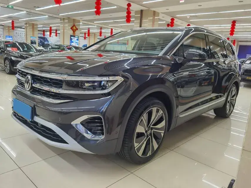 2023 Volkswagen Talagon 2.0T 220HP L4 7DCT